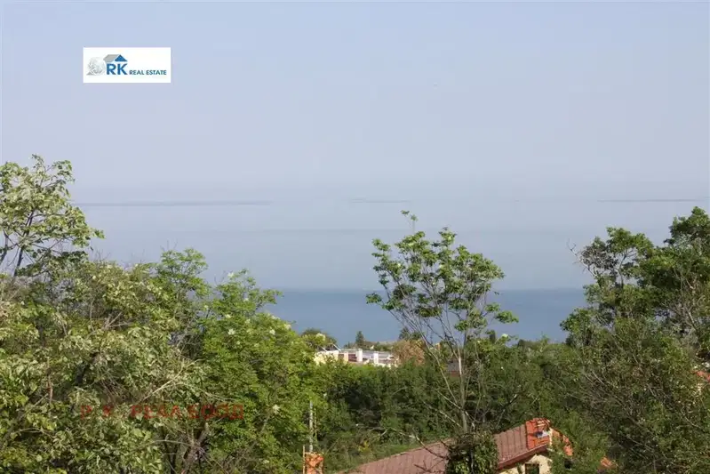 Plot in Varna, Alen Mak