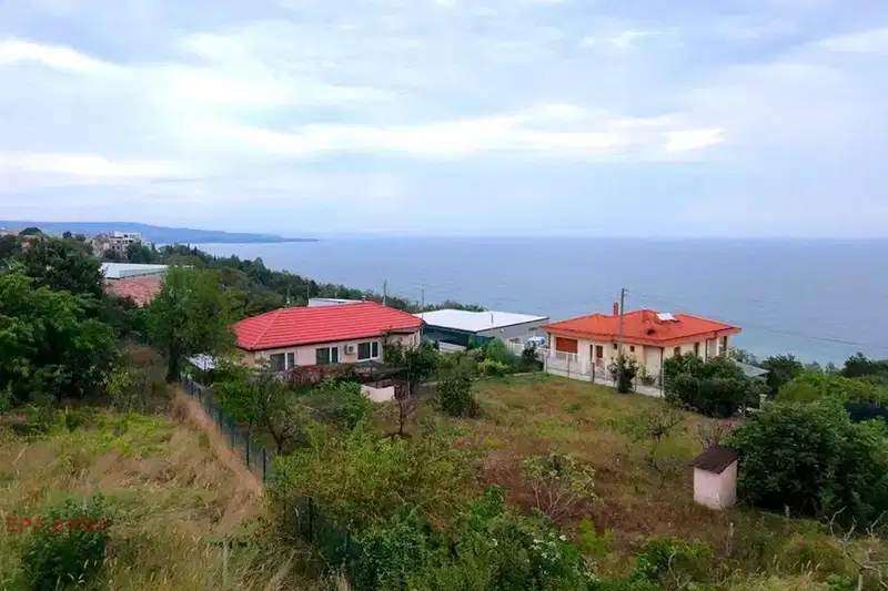 Plot in Varna, Priboi