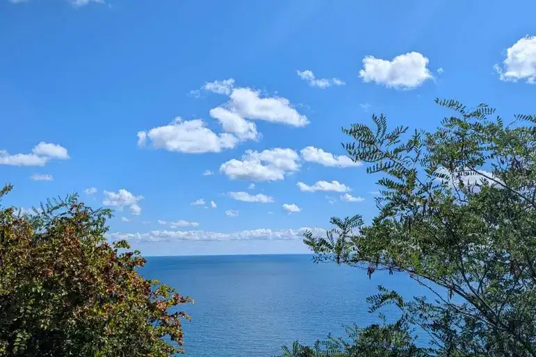 Plot in Varna, Priboi