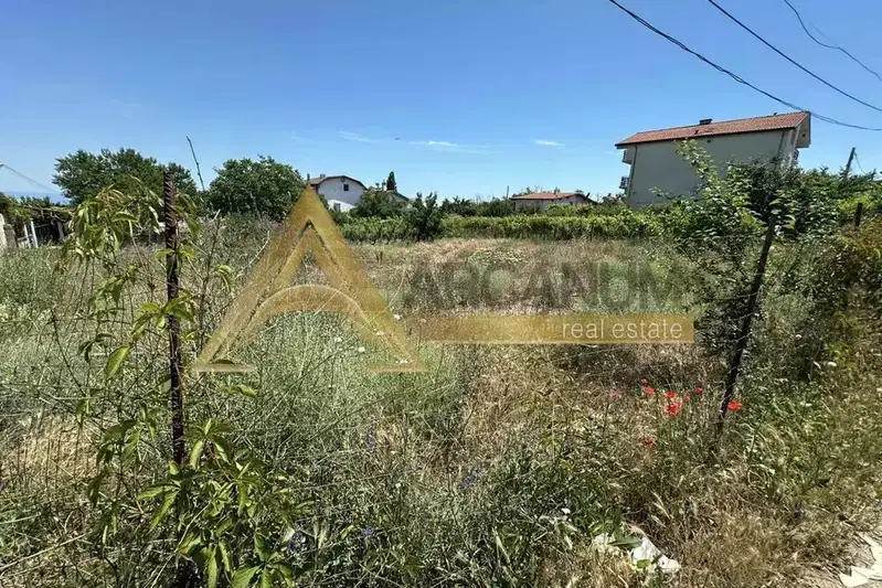 Plot in Varna, Priboi