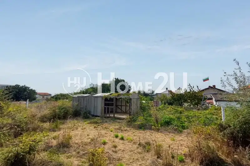 Plot in Varna, Priboi