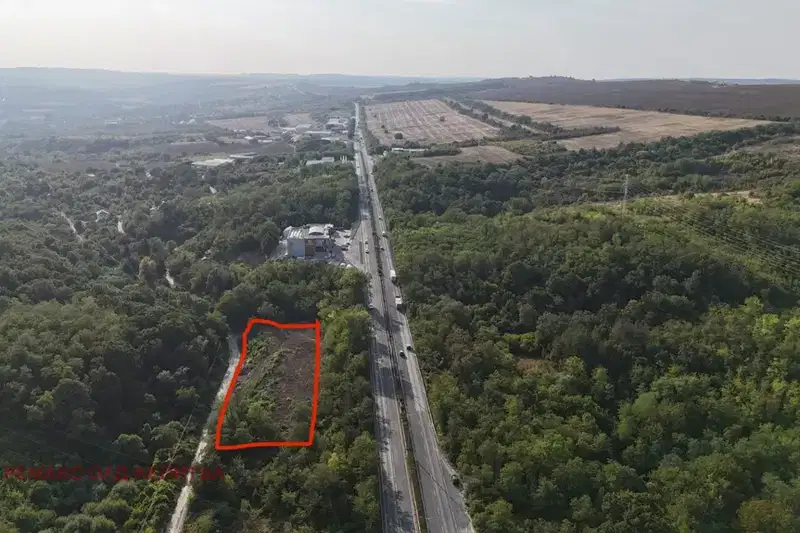 Парцел във Велико Търново, Промишлена зона - Запад