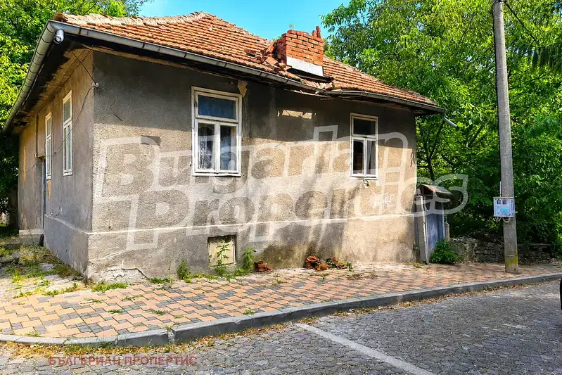 Парцел във Велико Търново, Варуша