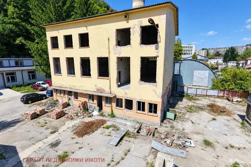 Industrial Building in Gabrovo, Bichkinya