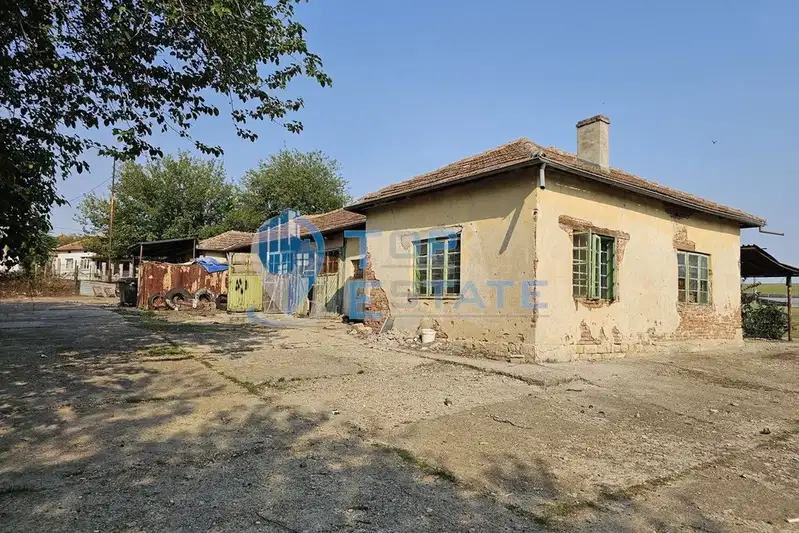 Industrial Building in Veliko Tyrnovo, Polski Trymbesh