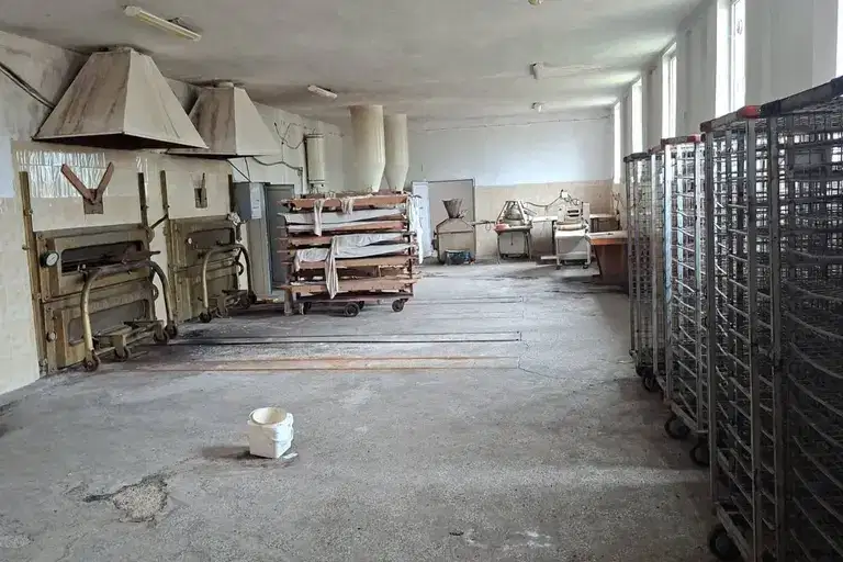 Промишлена сграда в Кърджали, с. Нановица