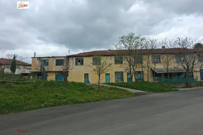 Промишлена сграда в Кърджали, с. Нановица