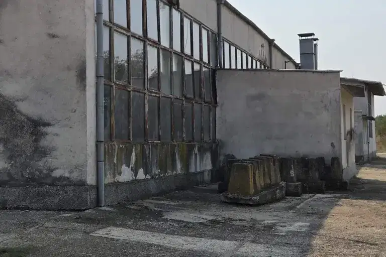 Промишлена сграда в Плевен, с. Обнова