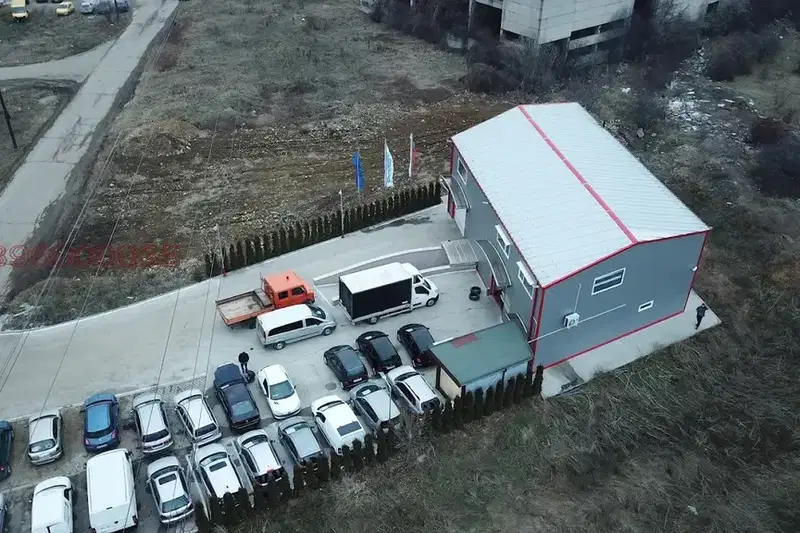 Промишлена сграда в София, Дружба 2