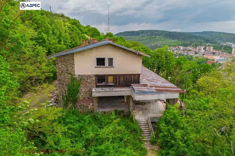 Hotel in Lovech, Centyr