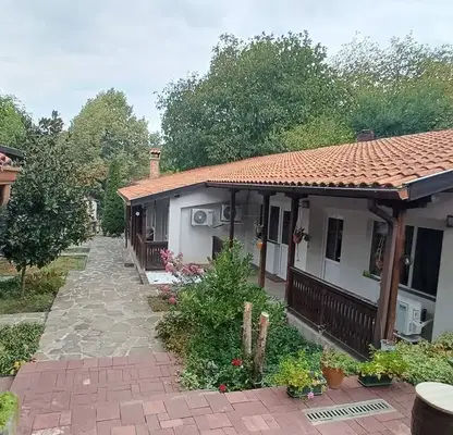 Снимка 2 — Хотел в Ловеч, с. Орешак