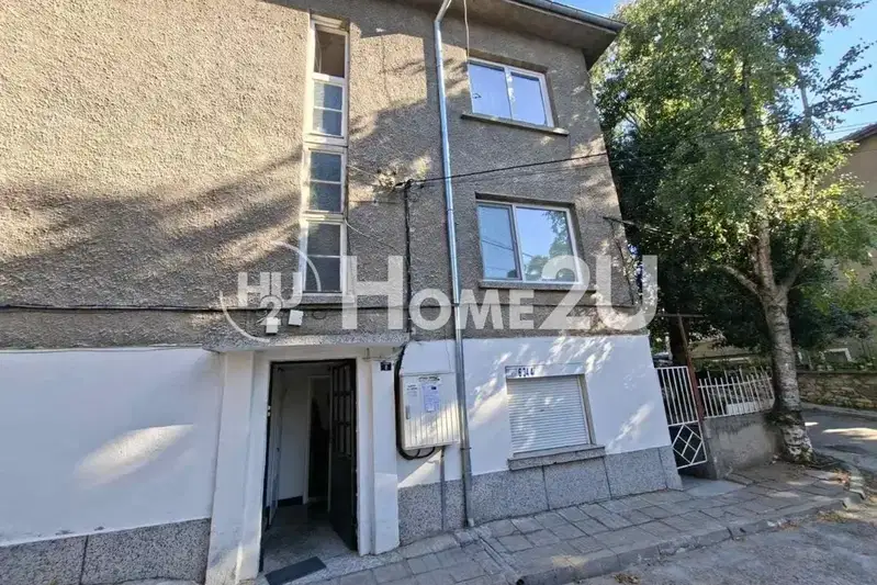 Етаж от къща с 2 стаи в Асеновград, Жорж махала