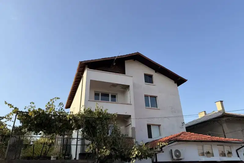 Third floor of a house with 3 rooms in Dupnitsa, Podina, with panoramic view