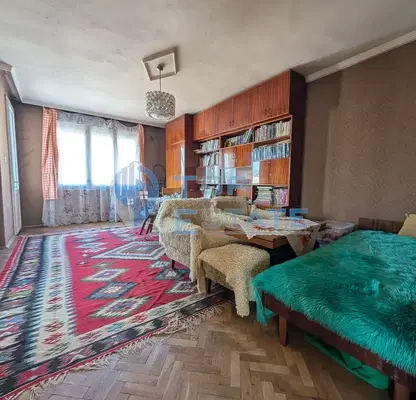 Photo 3 — Spacious 4-room apartment in the center of Gorna Oryahovitsa with terrace