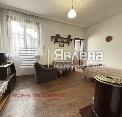 Снимка 3 — Първи етаж от къща с двор в Каблешково, област Бургас