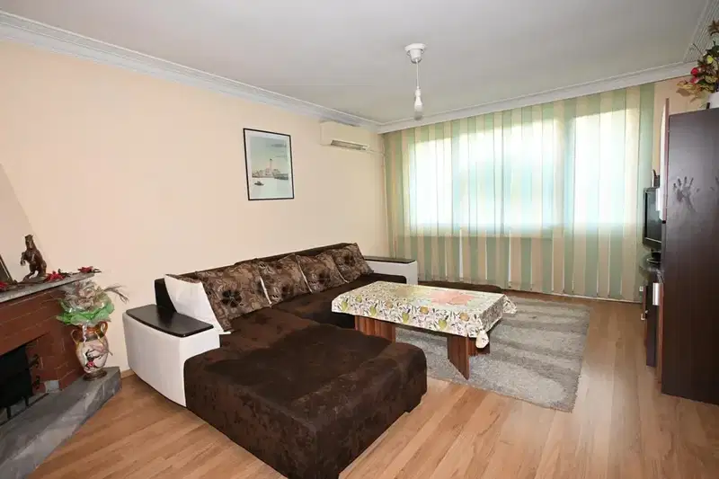 Floor of House in Pernik, Prigarov Raion