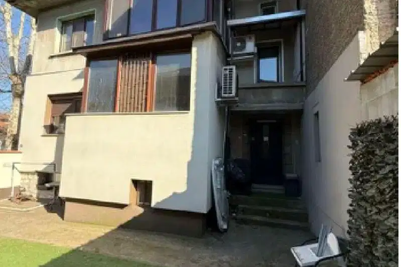 Three-room apartment 86 sq m in Shirok Tsentar, Pleven with terrace