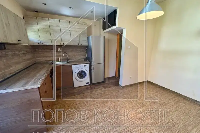 Floor of a house with 4 rooms in Center, Plovdiv with yard