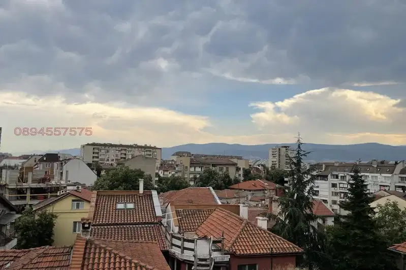 Independent floor 3-room apartment in Center, Bunardzhika, Plovdiv