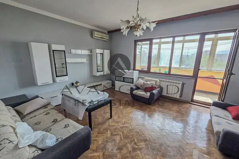 House floor with 3 bedrooms and garage in Izgrev, Plovdiv
