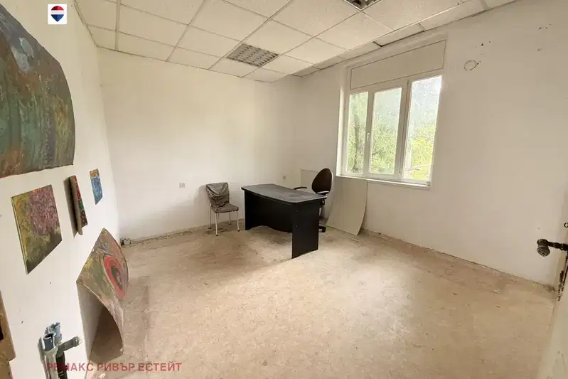Floor of House in Ruse, Centyr