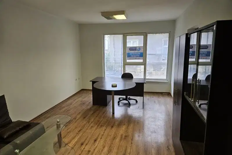 First floor house with 3 rooms in Center, Ruse, with insulation