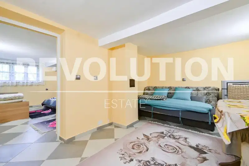 House floor with 1 room in Lokorsko village, Sofia, with video surveillance