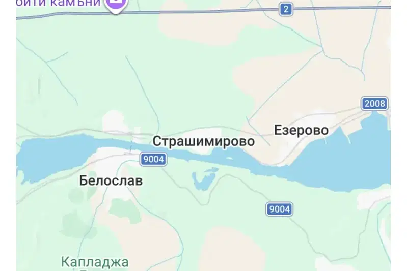 Етаж от къща с допълнителна сграда в с. Страшимирово