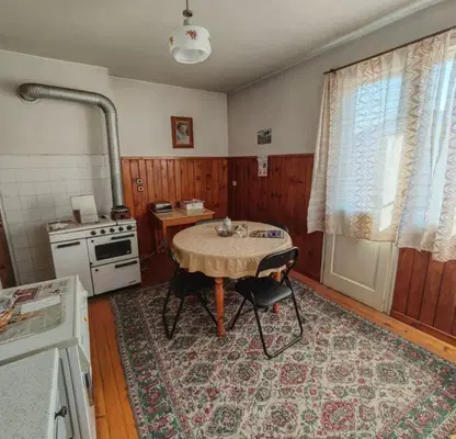 Photo 3 — Independent 3-room floor of a house in the center of Samokov
