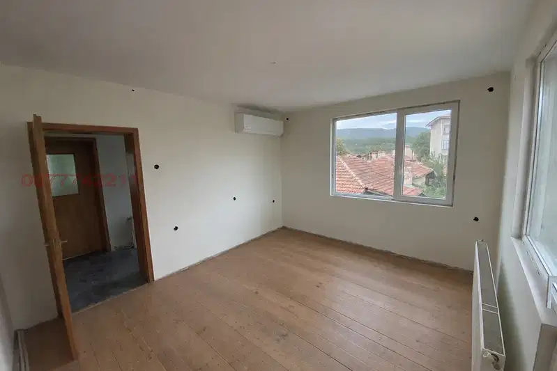 House floor with 2 bedrooms and yard in Sevlievo