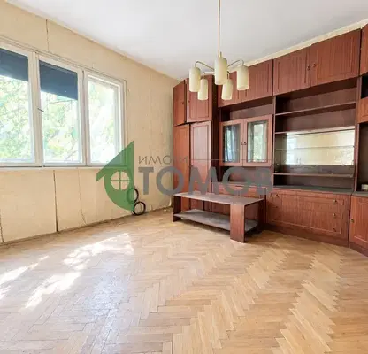 Снимка 3 — Първи етаж от къща с гараж в 5-ти полк, Шумен