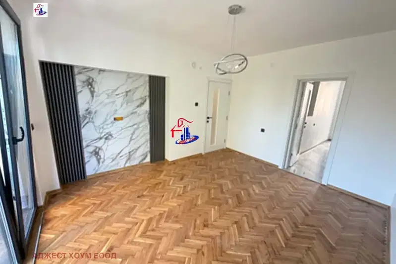 House floor with 3 bedrooms in Shumen, 5-ti polk district
