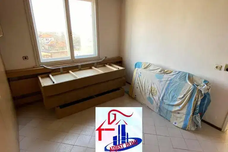 Тристаен апартамент 103 кв.м в Център, Шумен с тераса