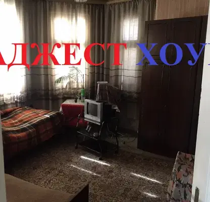 Снимка 2 — Етаж от къща с 3 стаи в центъра на Шумен с тераса