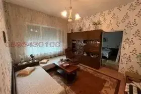 Floor of House in Shumen, Centyr