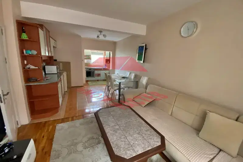 Floor of House in Shumen, Centyr