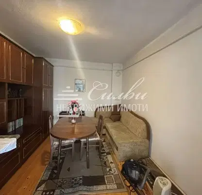 Photo 4 — Floor of House in Shumen, Pojarnata