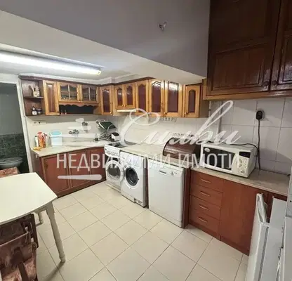 Photo 5 — Floor of House in Shumen, Pojarnata