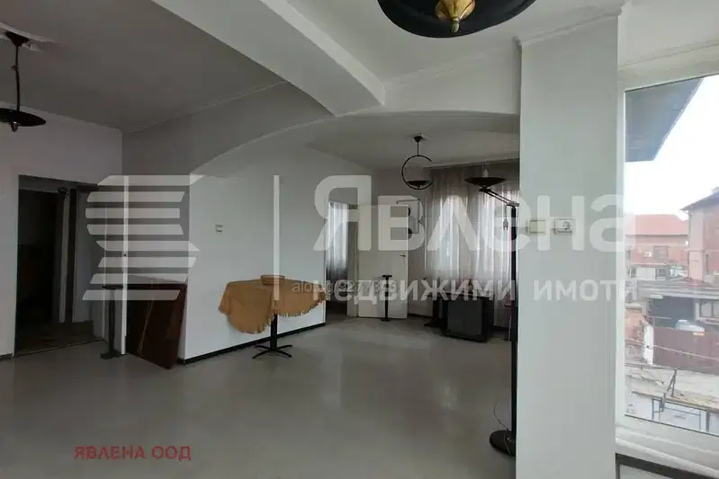 Къща с 3 стаи и гараж в Ново село, Сливен