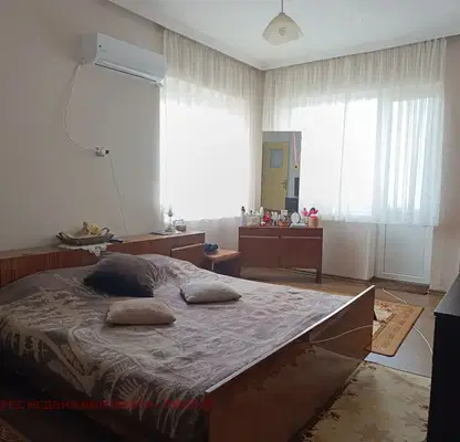 Снимка 4 — Два самостоятелни етажа в тухлена къща в Стария център на Смолян