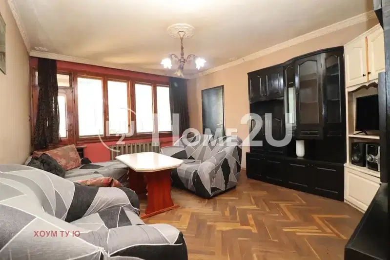 4-room apartment in Orlandovtsi with terrace and parking space