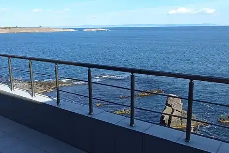 Къща с 2 етажа на първа линия море в Созопол