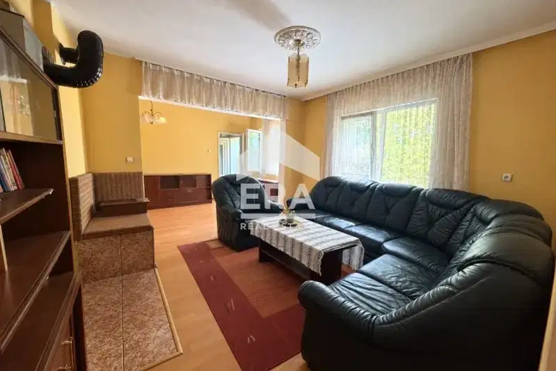 Spacious 6-room apartment in the centre of Tutrakan