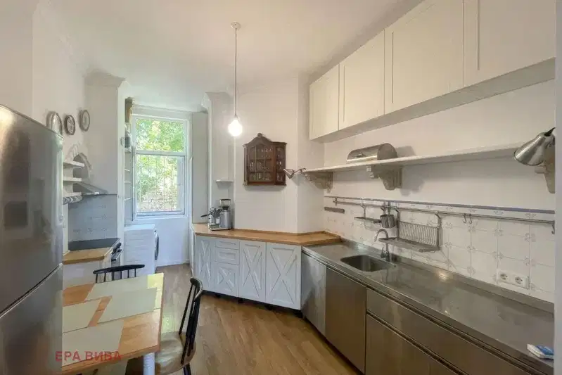 3-room apartment in Greek Quarter with authentic character