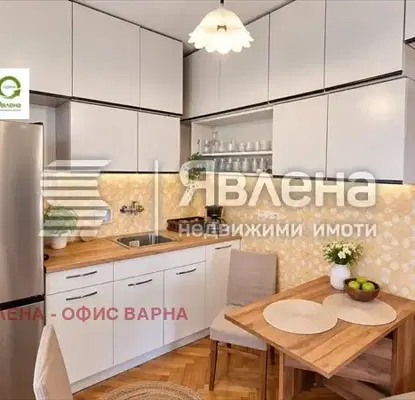 Photo 4 — Floor of House in Varna, Vinica