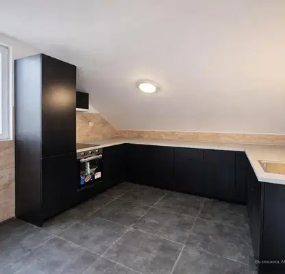 Photo 2 — Floor of House in Varna, Vinica
