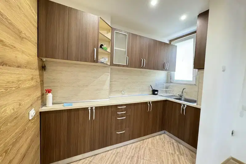 Spacious house floor with garage in Center, Veliko Tarnovo