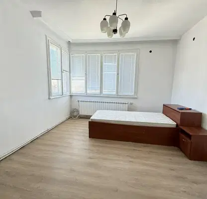 Photo 4 — Spacious house floor with garage in Center, Veliko Tarnovo