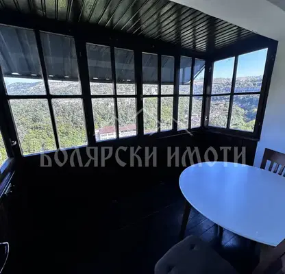 Photo 4 — 2-room apartment in Veliko Tarnovo with a view of the Old Town