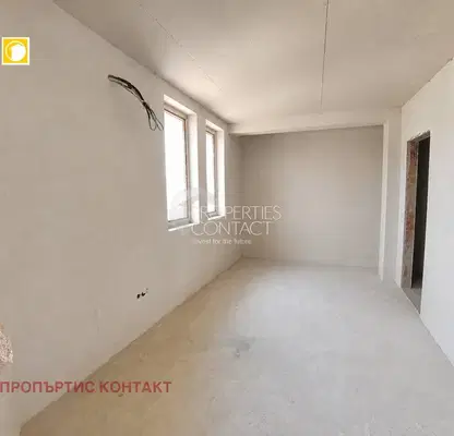 Photo 5 — Two-storey house with pool and yard in Aheloy